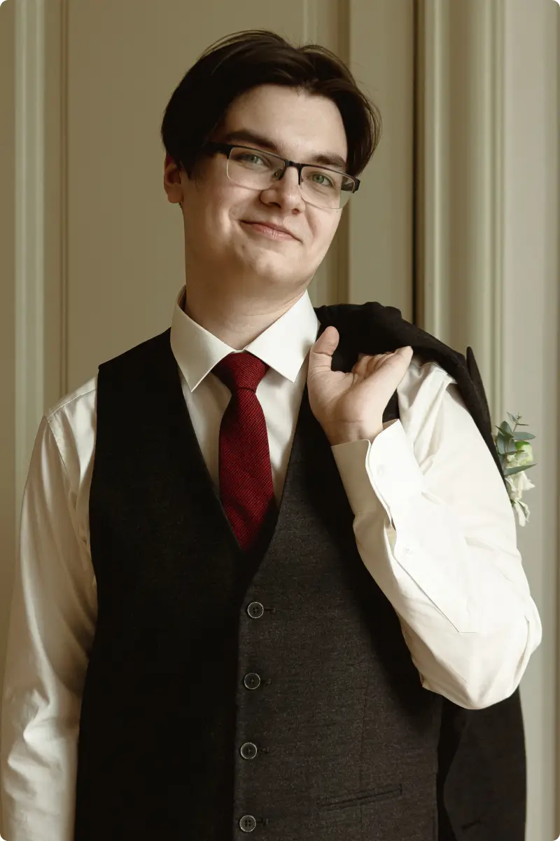 Преподаватель Николай Воронов