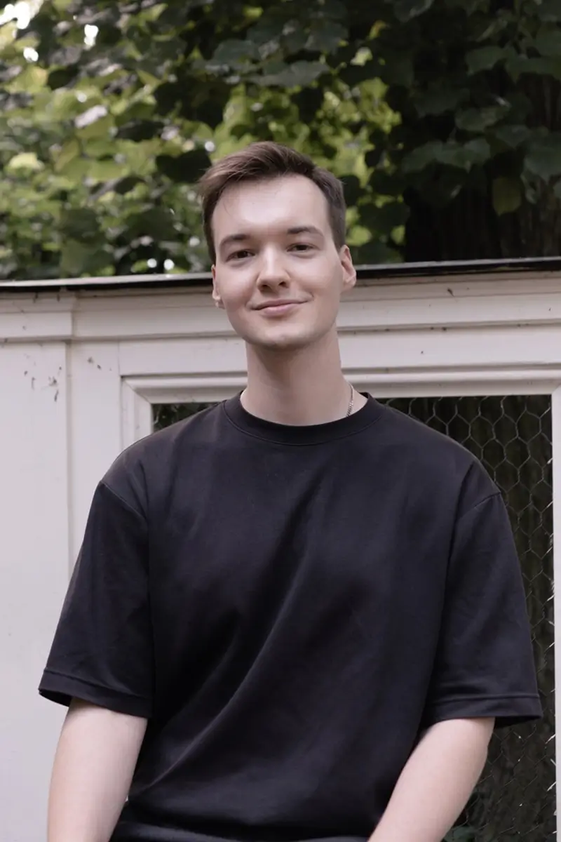 Преподаватель Антон Никулин